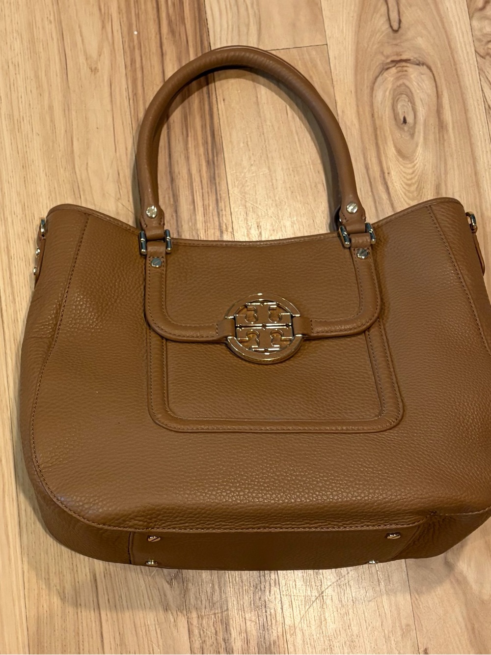 Authentic Tory Burch Amanda hobo bag VGUC with detachable strap - Picture 3 of 10